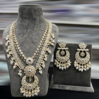 Kundan Long Raniharr , earings and tikka