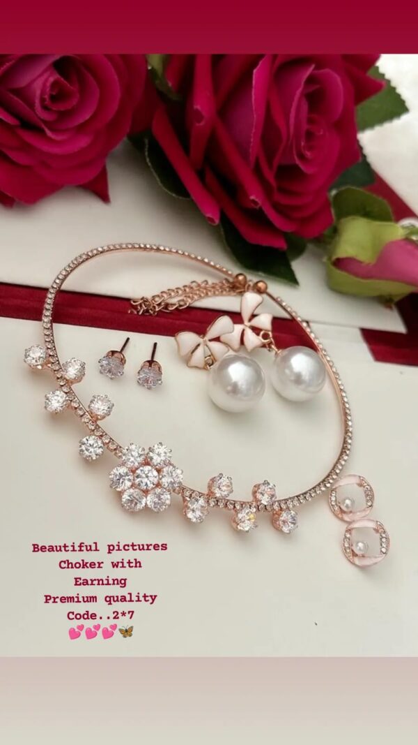 Choker With 3 pair of Earings