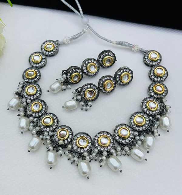 Rhodium Polish Kundan Choker with Tops