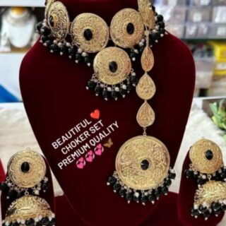 Beautiful choker set