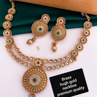 Beautiful neckline high gold