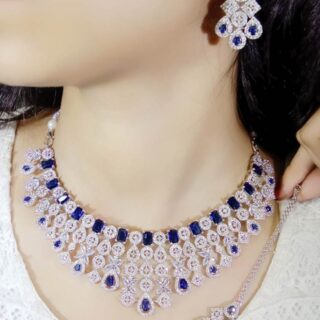 Beautiful choker American Diamond