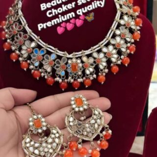 Beautiful choker set With EARINGS and tikka