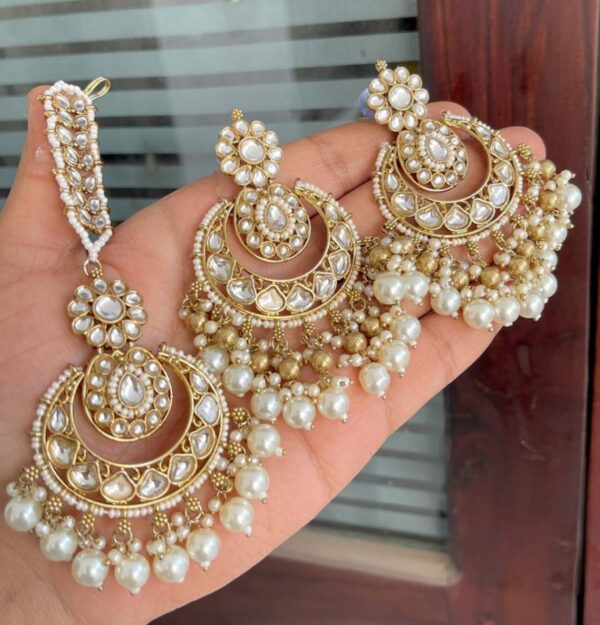 Kundan  Earrings And Tika