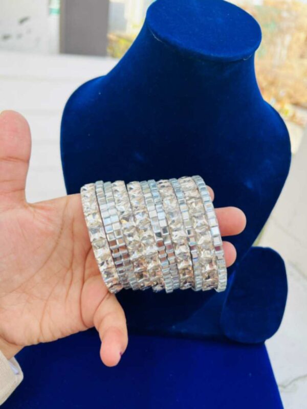 Suhana khan wear suchi bangles set - Image 2