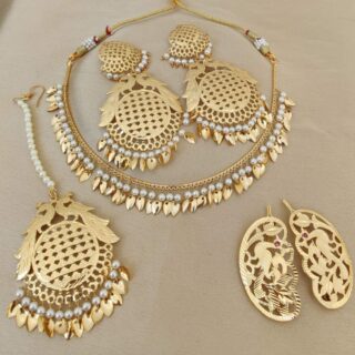 Jadau  Pearl Necklace With Earings Tika And Hairpins Combo