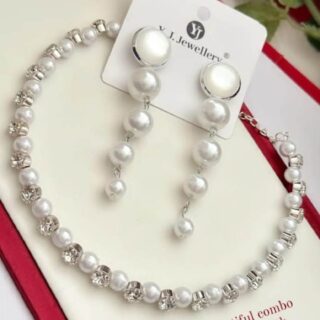 Choker necklace with earrings