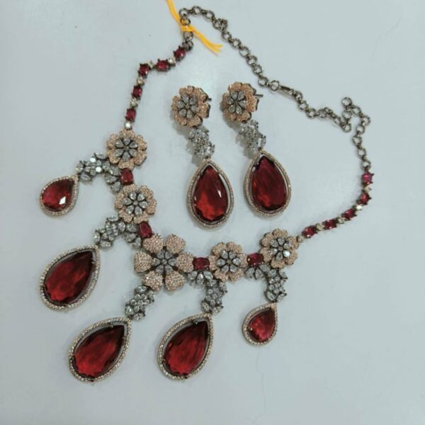 Diamond set with earrings