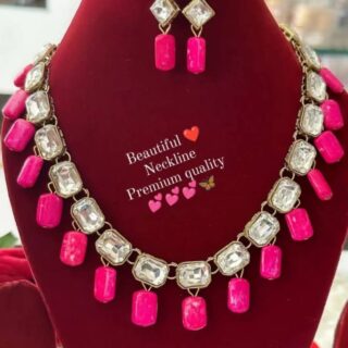 Beads neckline with earrings