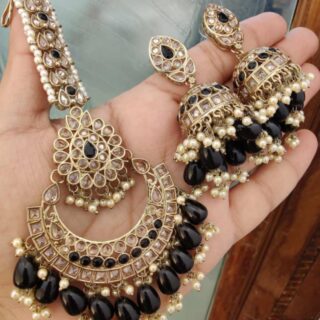 Reverse Diamond Jumkie Earings With Big Size Tika