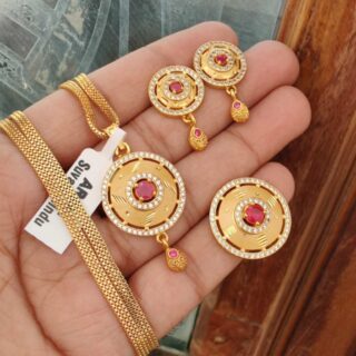 Gold Look Pendant Set