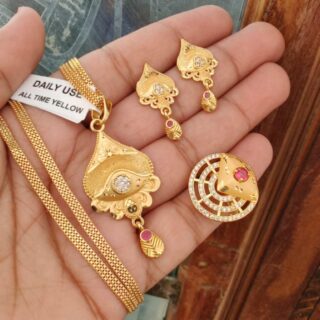 Gold Look Pendant Set